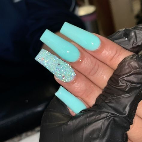 Turquoise Acrylic Nails, Teal Acrylic Nails, Turquoise Nail Designs, Teal Nail Designs, Shiny Nails Designs, Summer Acrylic, Teal Nails, Turquoise Nails, Tapered Square Nails