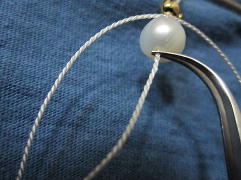 Stringing Beads Jewelry, How To String Pearls, Restringing Pearls, Restring Pearls, Stringing Pearls, Bead Knotting, Pearl Knotting, Mini Crockpot, Beading Tips