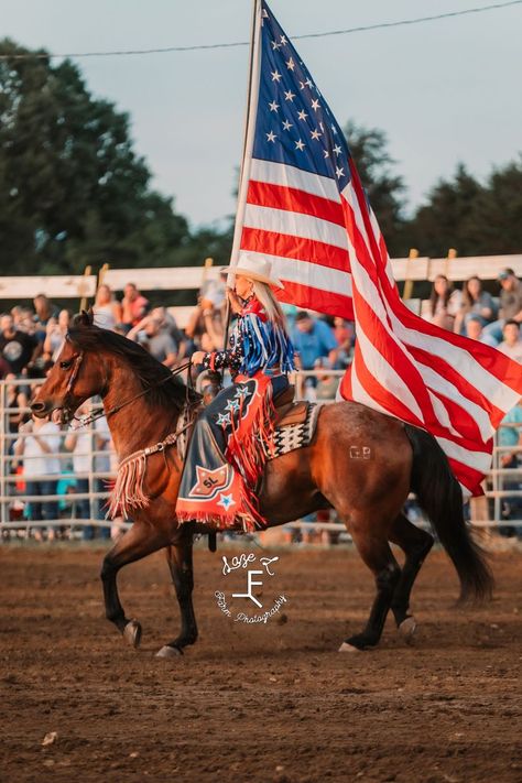 Rodeo Photography     #cowboy #cowgirl #rodeo Roping Photography, Rodeo Photos, Rodeo Photography, Rodeo Pictures, Rodeo Pictures Ideas, Santos Gang On My Block, Mounted Shooting, Rodeo Cowgirl, Trick Riding