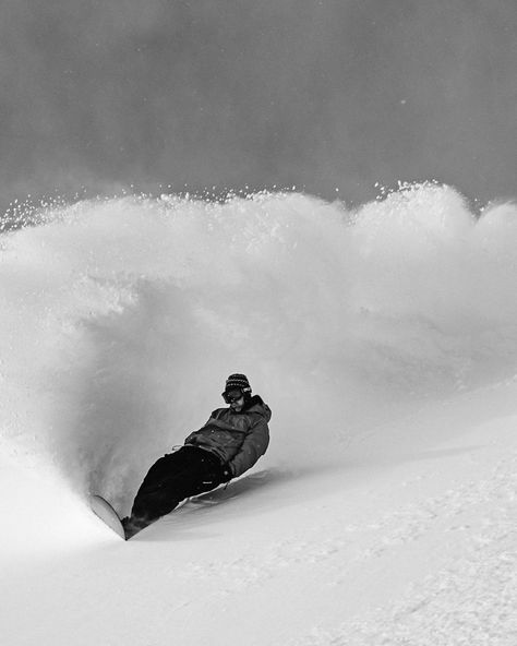 The pow countdown is on! Get inspired for Winter ❄️ with our latest #Self_Other interview featuring snowboard enthusiast, Aaron Schwartz. Tap the link to read! Snow Sports Aesthetic, Creative Sports Photography, Snowboard Fits, Aaron Schwartz, Snowboard Photography, Wocky Slush, Snowboard Magazine, Ski Photos, Snowboarding Mountains