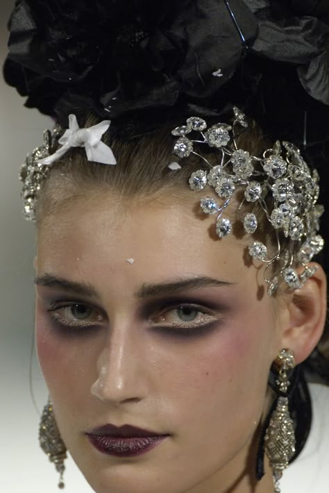 Matte Make Up, High Fashion Makeup, Coloured Contact Lenses, Runway Makeup, Makeup Eye Looks, Head Piece, Editorial Makeup, Christian Lacroix, Marie Antoinette