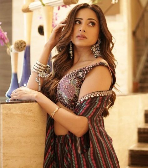 Colors Tv Drama, Sargun Mehta, Boogie Woogie, Reality Show, Lace Skirt, Bangles, Actresses, Actors, Turn Ons