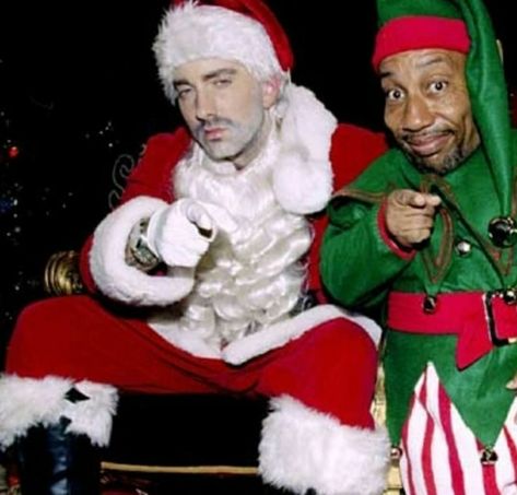 Eminem Christmas Pfp, Eminem Christmas, Eminem 90s, Eminem Smiling, Marshall Eminem, Eminem Memes, Eminem Funny, The Slim Shady, Eminem Photos