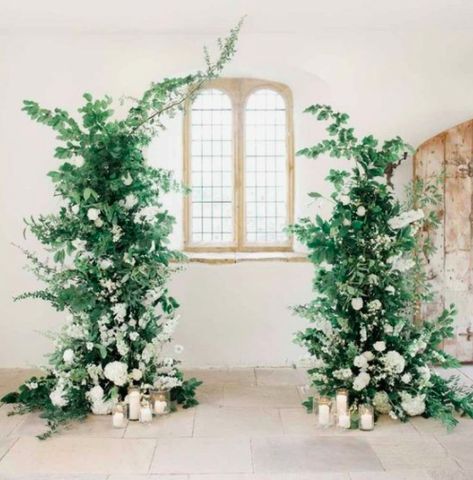 Flower Tower Ideas Wedding, Bridal House Decoration, Wedding Ceremony Flower Ideas, Flower Tower Wedding Ceremony, Flower Tower Wedding, White Green Wedding Flowers, Brympton House, White And Green Wedding Flowers, Somerset Wedding