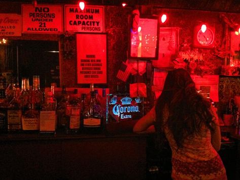 Bar Singer Aesthetic, Bar Instagram Pictures, Old Bar Aesthetic, Dive Bar Aesthetic, Bar Booth, Bar Photos, Bar Aesthetic, Dive Bars, Bar Music