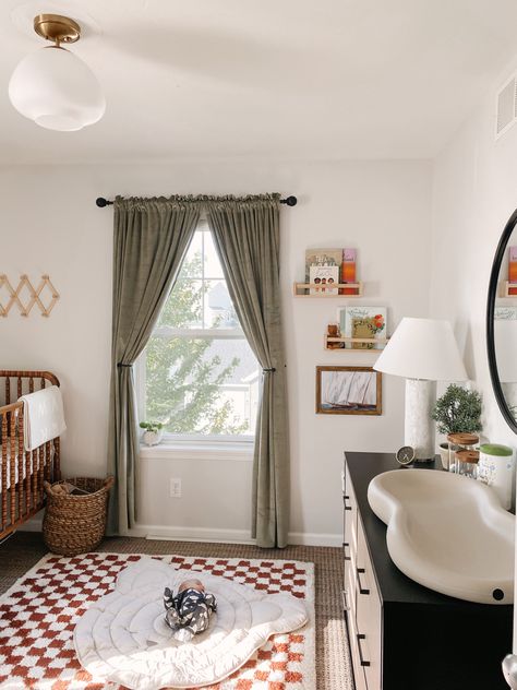 Nursery With Checkered Rug, Retro Nursery Vintage, Nursery In Rental Home, Modern Eclectic Nursery, Vintage Nature Nursery, Cottage Themed Nursery, Checkered Rug Nursery, Craftsman Nursery, Baby Nook In Bedroom