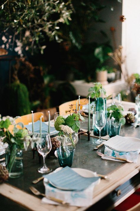 Entertaining Tips: A Secret Garden–Inspired Dinner Party in the French Riviera Purslane Flowers, Garden Provence, Party Image, A Secret Garden, Video Garden, Entertaining Decor, Entertainment Center Decor, Wild Edibles, The French Riviera