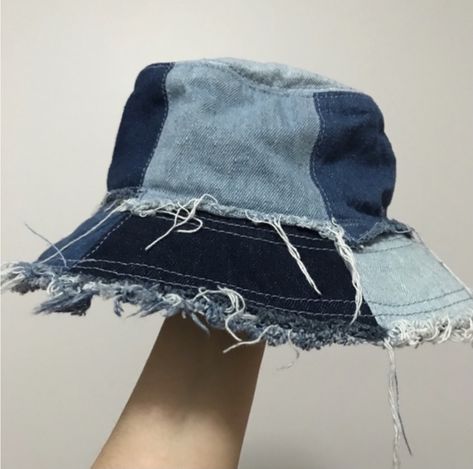 Bucket Hat Upcycle, Denim Hats, Bucket Hat Fashion, Sewing Hats, Patch Denim, Upcycle Clothes Diy, Denim Bucket Hat, Denim Inspiration, Garment Pattern