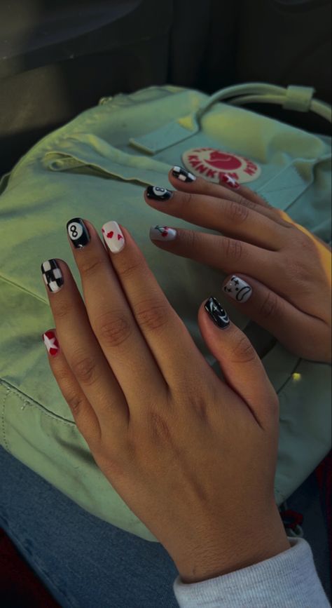 Mix And Match Nails Short, Black And White And Red Nails, Black White Red Nails Design, Black White And Red Nails Ideas, Funky Black Nails, Funky Nails Black, Card Deck Nails, Halloween Nails Gel Short, Spades Nails