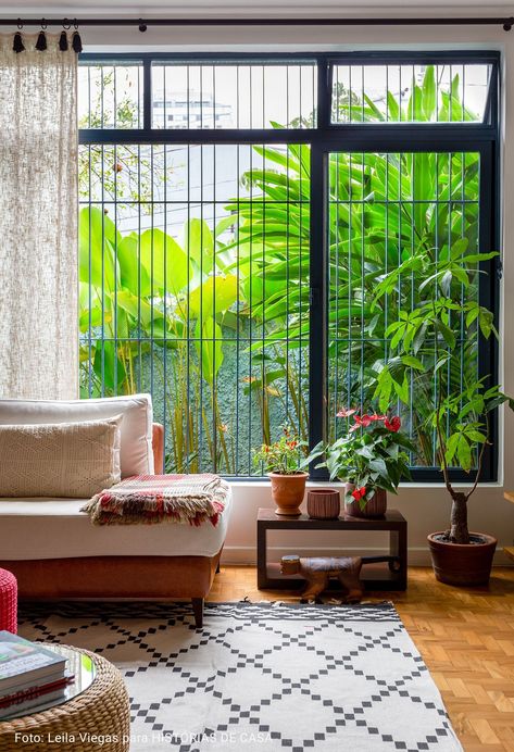 Indoor plant decor living room ideas pots and planters Home Windows Design Outside, Window Design For Living Room, Living Room Window Design, Window Design Interior, Home Windows Design, Living Room Window Ideas, Indoor Plants Decor Living Room, Apartment Window, Modern Window Design