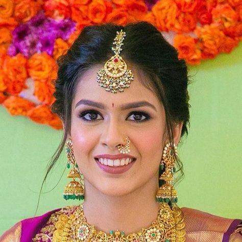 Brides Of Hyderabad, Hairstyles For Pellikuthuru, Seemantham Makeup Look, Muhurtam Hairstyles, Pellikuthuru Hairstyles, South Indian Wedding Makeup, Hyderabad Brides, Marriage Hairstyles, Marriage Hairstyle