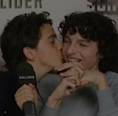 So cute my little boys Finn Wolfhard and Jack Grazer Jack Finn, It The Clown Movie, Finn Stranger Things, Jaden Smith, Finn Wolfhard, Shay Mitchell, Famous Last Words, It Movie Cast, Bobby Brown