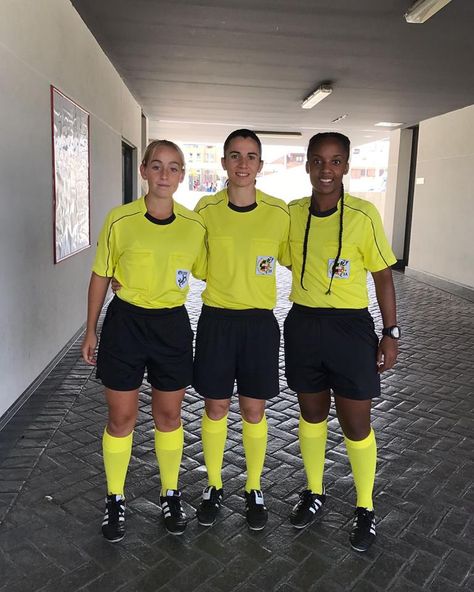 Referee Costume, Soccer Referee, Female Soccer Players, Professional Soccer, Professional Women, Womens Soccer, Soccer Players, Soccer, Football