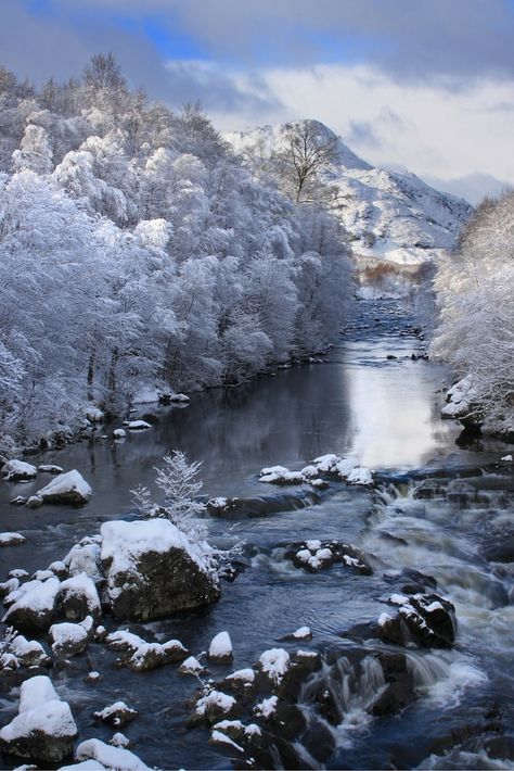 28 Mind Blowing Photos Of Scotland Scottish Culture, Winter Scene, Isle Of Skye, To Infinity And Beyond, Scotland Travel, Scottish Highlands, Culture Travel, Pretty Places, Narnia