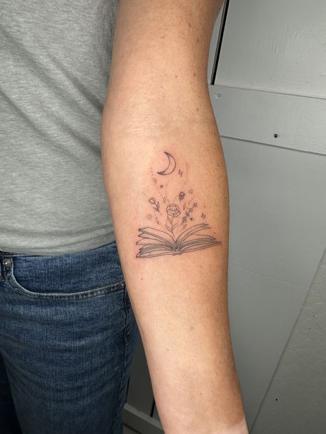 Books are magic ✨ fine line tattoo, books, flowers, whimsical tattoo ✨ www.kimmytattsstudio.com Colored Fine Line Tattoo, Fine Line Tattoo Book, Fine Line Book Tattoo, Lining Tattoo, Whimsical Tattoo, Books Are Magic, Whimsical Tattoos, Books Flowers, Minimalist Book