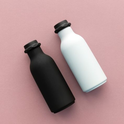 Reusable Water Bottle Design, Water Bottle Mockup, Minimal Background, Tumbler Mockup, Free Packaging Mockup, Design Mockup Free, About Water, Bag Mockup, Water Bottle Design