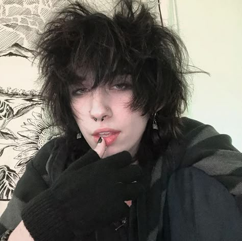 Alt Guy, New Yorker Loft, Rabastan Lestrange, 2021 Aesthetic, Androgynous Hair, Emo Men, Transition Goals, Hair Inspiration Short, Emo Hair