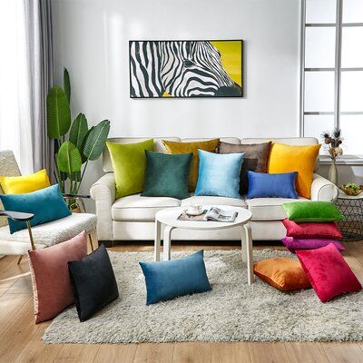 Sofa pillows arrangement