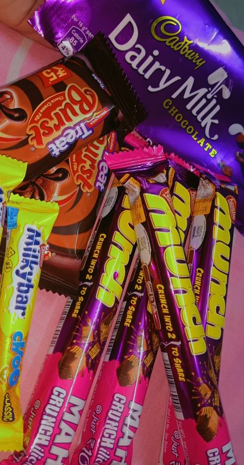 Munch Chocolate, Dairy Milk Chocolate Snap, Chocolate Snap, Chocolate Tumblr, Spicy Snacks Recipes, Dairy Milk Chocolate, Barbie Cartoon, K Food, Easy Love Drawings