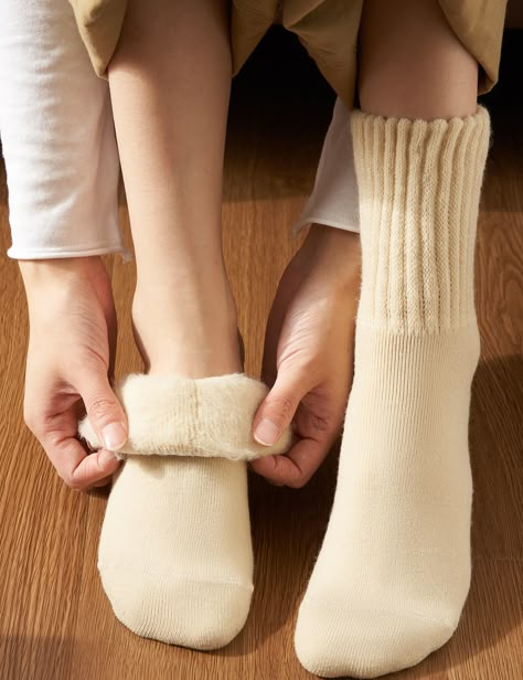 ✨Warmth starts from the feet: A great display of winter thermal socks😎 Large Hoodie, Thermal Socks, Teva Sandals, Socks Christmas, Uni Outfits, Winter Socks, Warm Socks, Socks For Women, Cute Socks