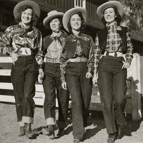 1940's Cowgirls! 1940s Women, Vintage Western Wear, Vegan Chef, Space Cowgirl, Fashion Reference, Womens Fashion Casual Winter, Western Wear For Women, Western Girl, Womens Fashion Casual Summer