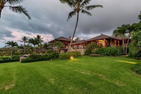 Pure Kauai: Hale 'Ae Kai Luxury Vacation Rental in Kauai Hawaii House, Hawaii Homes, Kailua Kona, Expensive Houses, Interior Photography, House And Home Magazine, Luxury Vacation, Kauai, Luxurious Bedrooms