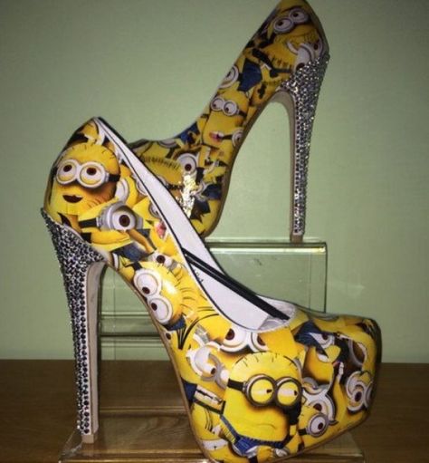 Top 10 Very Best Pieces of Minions Clothing Minion Shoes, Minion Outfit, Funny Shoes, Shoe Makeover, Prom Shoes, Gorgeous Shoes, Fabulous Shoes, Crazy Shoes, Pretty Shoes