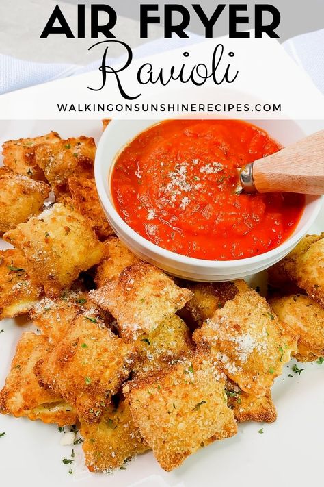 Air Fryer Mini Ravioli Appetizer – mini cheese ravioli air fried and served with your favorite marinara sauce is ready in 15 minutes! Air Fryer Toasted Ravioli, Ravioli Appetizer, Air Fryer Ravioli, Mini Ravioli, Fried Ravioli, Fried Cheese, Toasted Ravioli, Ravioli Recipe, Cheese Ravioli