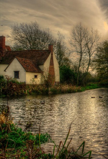 Flatford Mill, Suffolk, England Hiking Uk, Rural England Aesthetic, Flatford Mill, Southwold Suffolk, Midlands England, Rural England, Pictures Of England, Suffolk England, Places In England