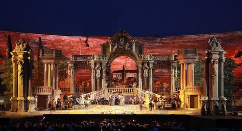 Arena di Verona's Don Giovanni (2012). Production and sets by Franco Zeffirelli. Palace Set Design, Mystic Backgrounds, Don Giovanni, La Traviata, Wedding Stage Design, Set Design Theatre, Stage Set Design, Event Stage, The Colosseum