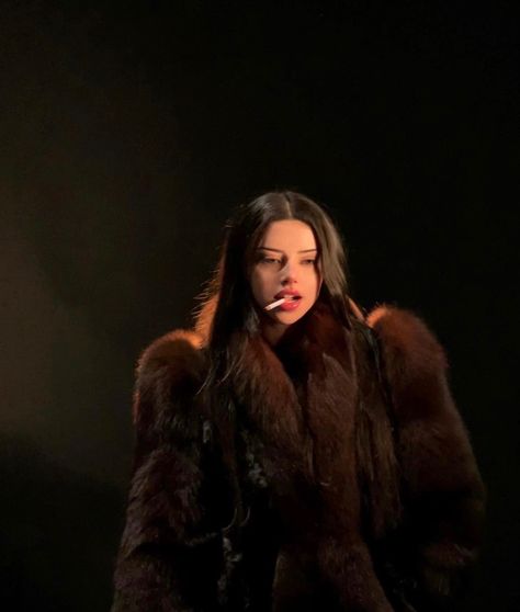 Fur Coat Aesthetic, Mafia Wives, Golden Brunette, Brown Fur Coat, Mob Wives, Dark Feminine Aesthetic, Baby Boomer, Feminine Aesthetic, Brown Aesthetic