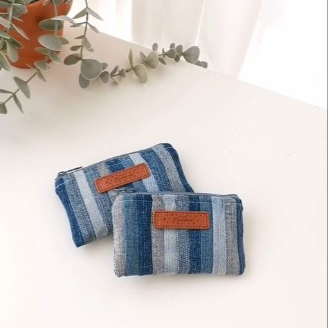 SisterQuilt | DIY old jeans recycle bag | Instagram Sewing Instagram, Old Jeans Recycle, Jeans Recycle, Diy Old Jeans, Recycle Bag, Diy Bags, Recycle Jeans, Instagram Diy, Old Jeans