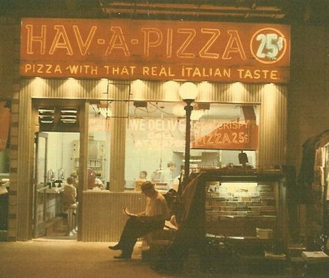 Old Photos of New York City Pizzerias - The Restaurants of Old New York - Eater NY Pizzeria New York, Pizza Parlor, Ny Pizza, Street Pictures, Pizza Shop, New York Pizza, Wonder Years, Pizza Restaurant, Lost City