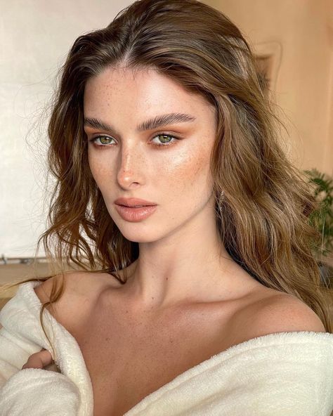 Eden Polani, Feminine Face, Beauty Hair Makeup, Glowing Makeup, Model Face, Model Life, Beauty Face, Woman Face, Makeup Routine