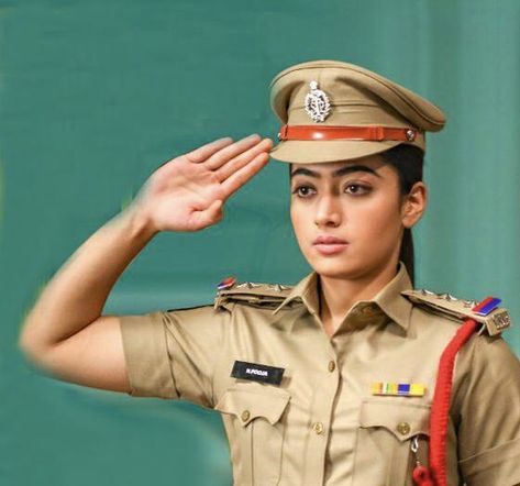 Ips Officers Lady, Vijay And Rashmika, Selfie Tank Top, Creative Photography Logo, Police Art, Police Outfit, Delhi Police, Female Police, Female Cop