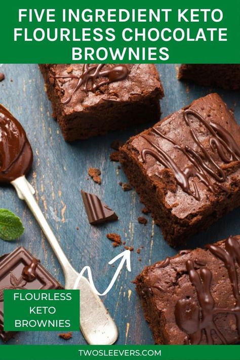 Five Ingredient Keto Flourless Brownies are moist, delicious, and have 3 gms of carbs per serving. These taste just like the real thing! | Keto Brownies | LowCarb | Keto Desserts| Low Carb Desserts | TwoSleevers | #Keto #Flourless #Brownies #LowCarb #LowCarbDesserts #KetoDesserts Desserts Low Carb, Flourless Chocolate Brownies, Sugar Free Brownies, Flourless Brownies, Low Carb Brownies, Keto Beef Recipes, Keto Brownies, Low Carb Sweets, Low Carb Chocolate