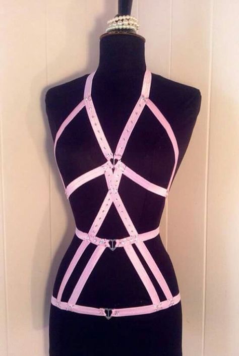 Body harnesss Pink Harness, Cloak Outfit, Clown Cosplay, Harness Outfit, Harness Fashion, Burlesque Costume, Pink Lingerie, Body Harness, Collars For Women