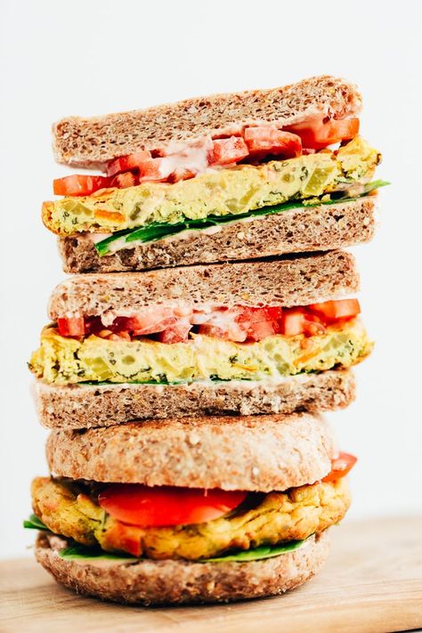 Vegan Veggie Egg Breakfast Sandwich Vegan Freezer Breakfast, Bagel Sandwich Breakfast, Breakfast Sandwich Freezer, Breakfast Sandwich Sauce, Vegan Bagel Sandwich, Breakfast Sandwich Meal Prep, Egg Patty, Vegan English Muffins, Vegan Breakfast Sandwich