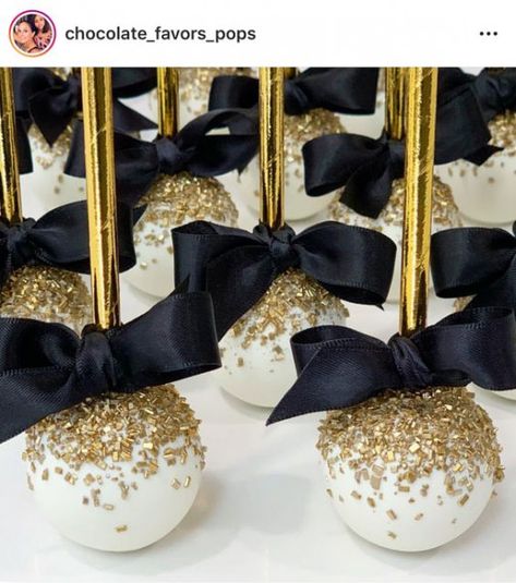 Cake Pops Gold And Black, Great Gatsby Cake Pops, Black And Gold Party Food Ideas, White Cake Pops With Gold, Elegant Food Display Ideas, Black And Gold Desserts, Black And Gold Cupcakes Birthdays, Gatsby Party Cake, Gatsby Cake Pops