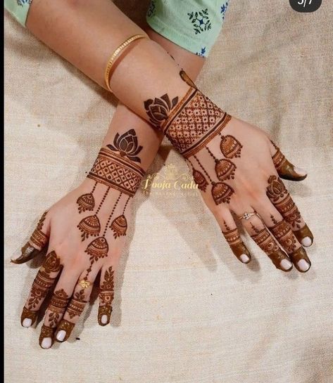 Easy Mehendi Designs For Hands, Easy Mehendi Designs, Latest Finger Mehndi Designs, Mehendi Designs For Hands, Easy Mehendi, Mehendi Simple, Beautiful Simple Mehndi Design, Henna Designs Wrist, Pretty Henna