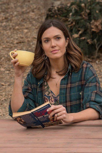 8 Books That Remind Us of This Is Us Mandy Moore This Is Us Hair, This Is Us Rebecca, This Is Us Serie, Ugly Crying, Ugly Cry, Big Books, Mandy Moore, Big Book, Fan Book