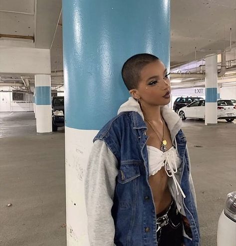 Shaved Head Outfits, Bald Women Fashion, Short Dyed Hair, Bold Women, Shaved Head Women, Shaving Your Head, Buzz Cuts, Comfy Winter, Pretty Braided Hairstyles