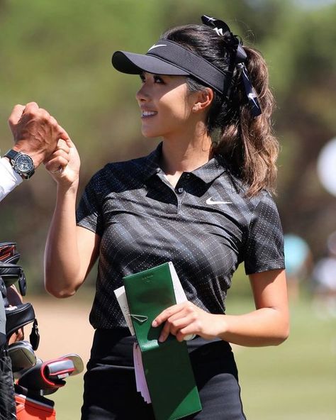 Muni He, Lily Muni, Supergirl Costume, Michelle Wie, Chengdu China, Pro Golfers, Torrey Pines, University Of Southern California, Women Golfers