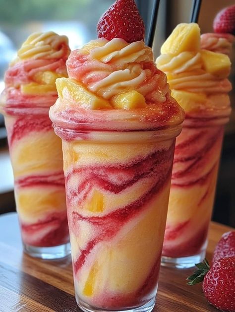 Pineapple Slush, Slushy Alcohol Drinks, Alcohol Drinks Recipes, Pineapple And Strawberry, Recipes Pineapple, Substitute Ingredients, Smash Burger Recipe, Lounge Designs, Strawberry Slush