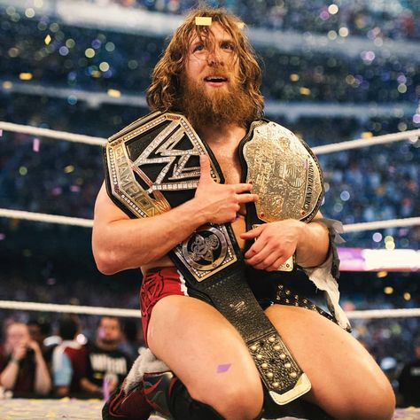 Wwe World Heavyweight Championship, Daniel Bryan Wwe, Wwe Wrestlemania, Wwe Pictures, World Heavyweight Championship, Professional Wrestlers, Daniel Bryan, Wwe World, Brie Bella