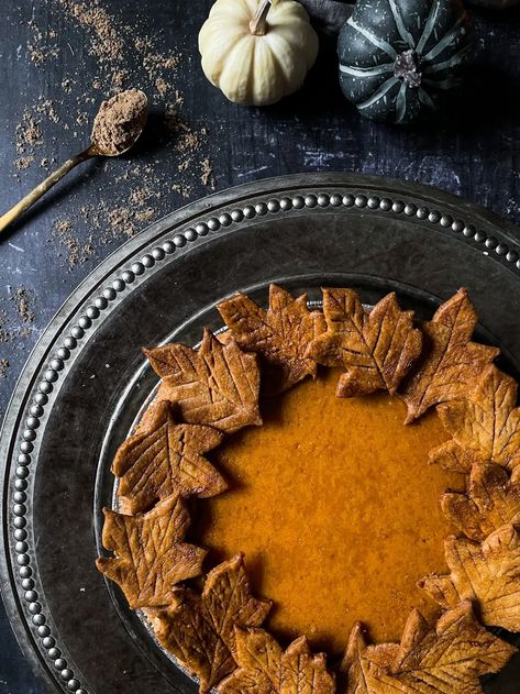 Maple Bourbon Cocktail, Chai Pumpkin Pie, Honey Pumpkin Pie, Traditional Pumpkin Pie Recipe, Spiced Pumpkin Pie, Pumpkin Pie Ingredients, Chai Spice Mix, Best Pumpkin Pie Recipe, Dreamy Christmas