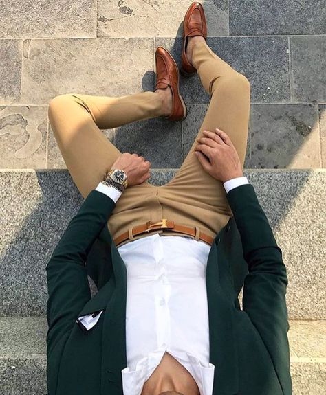 Cool A Man In A Suit, Man In A Suit, Casual Suits, Checkered Jacket, Shirt Outfits, Mens Fashion Blazer, Mens Fashion Smart, Mens Fashion Urban, Green Blazer