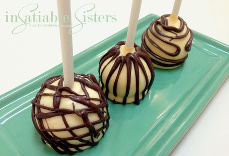 Pound Cake Cake Pops, Lemon Pound Cake Recipe, Chocolate Cake Pops, Sweet Temptation, Unicorn Princess, Lemon Pound Cake, Buttercream Icing, Types Of Cakes, Pound Cake Recipes