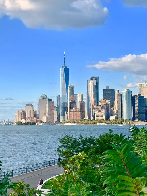 Governors Island New York, Little Island Nyc, Governors Island, City Island, Nyc Summer, Bold Type, York Travel, Fall Is Coming, Nyc Skyline