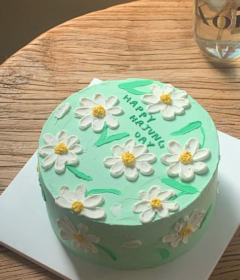 Birthday Cakes Pastel, Minimal Cake Ideas, Cakes Pretty, Minimal Cake, Birthday 25, Minimalist Cake, Pastel Cakes, Simple Cake Designs, Cake Decorating Designs